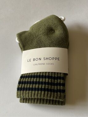 LE BON SHOPPE GIRLFRIEND SOCKS STRIPED CREW SAGE GREEN OS NWT